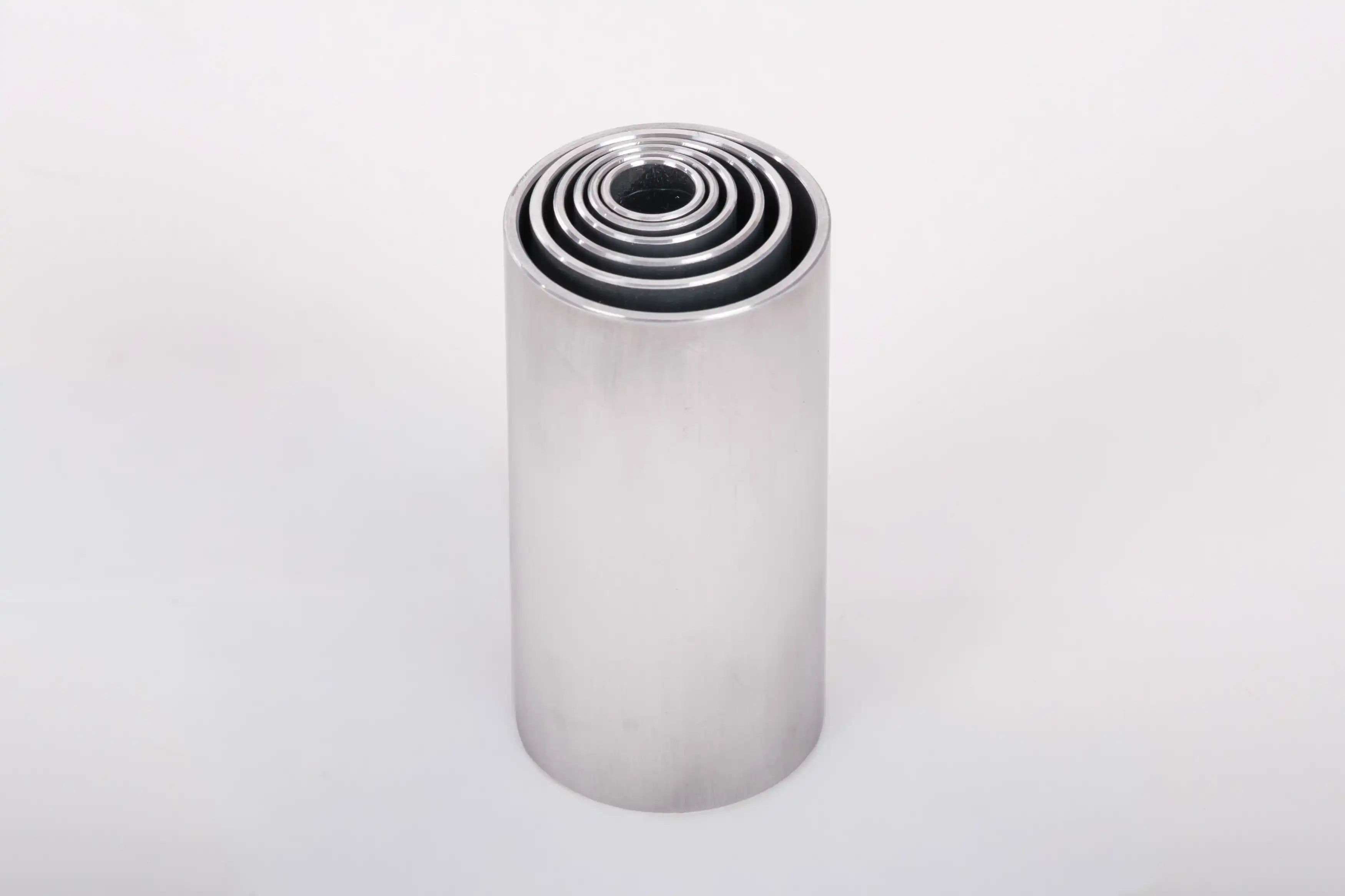 Set of 6 metal tubes